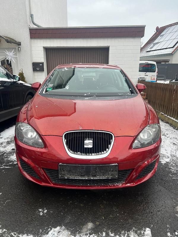 Rot Gebraucht 2009 Seat Leon Limousine | 2.850 € (Fairer Preis) - Bild 1/4