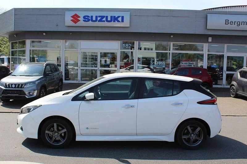 Gebraucht Nissan Leaf Acenta 110 kW (150 PS) 2018 Weiß Kleinwagen
