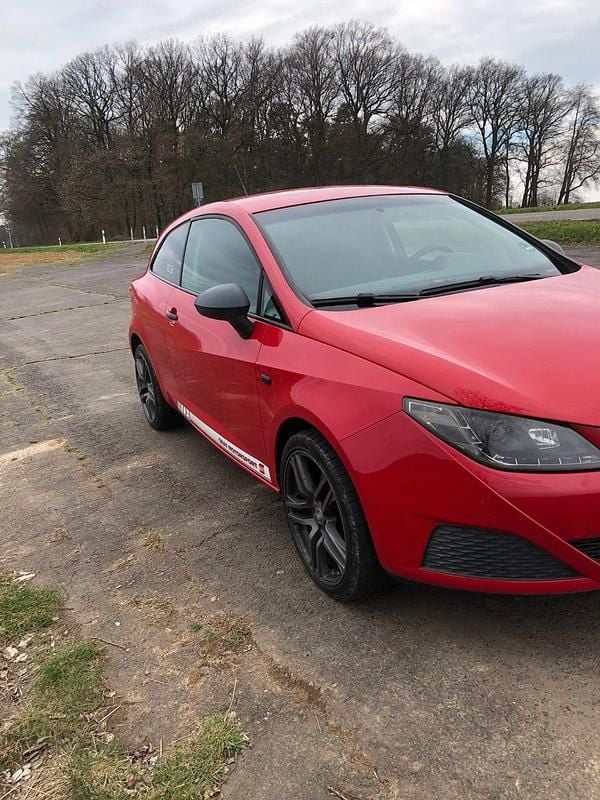 Gebraucht Seat Ibiza 69 PS (50 kW) 2009 Rot Limousine