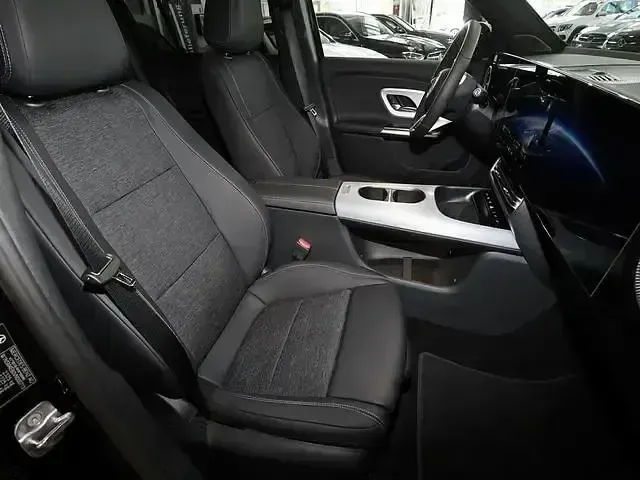 Gebraucht Mercedes GLB200 Progressive 163 PS (119 kW) 2026 Obsidianschwarz SUV
