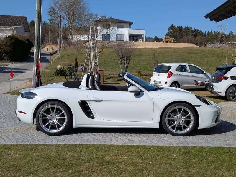 Weiß Gebraucht 2022 Porsche 718 Boxster Cabrio | 68.000 € (Fairer Preis) - Bild 1/4