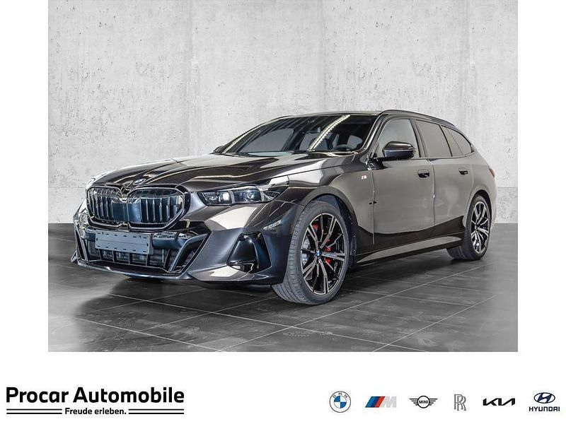 Grau Gebraucht 2025 BMW 540 M Sport Kombi | 82.450 € - Bild 1/4