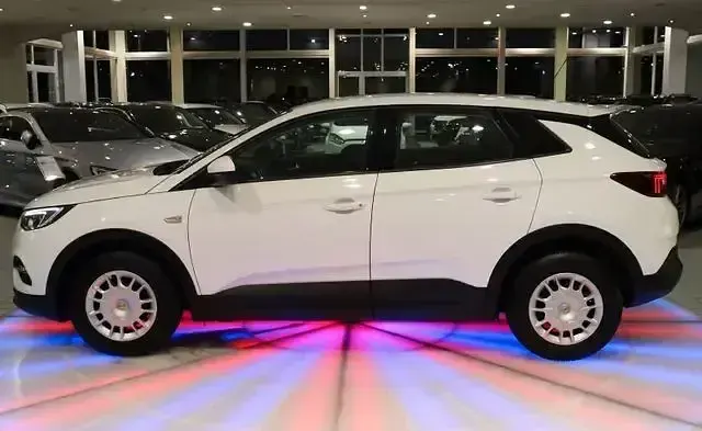 Gebraucht Opel Grandland X Edition 131 PS (96 kW) 2019 Weiß SUV