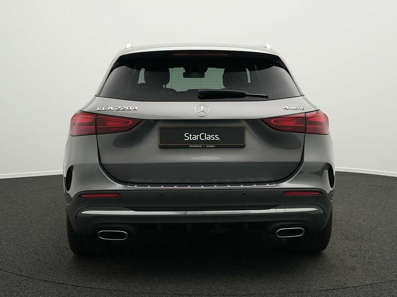 Gebraucht Mercedes GLA220 190 PS (139 kW) 2025 Grau SUV