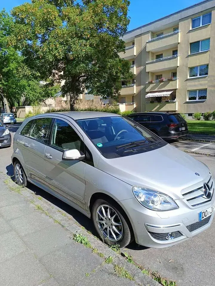 Gebraucht Mercedes 200 136 PS (100 kW) 2008 Silber Kombi
