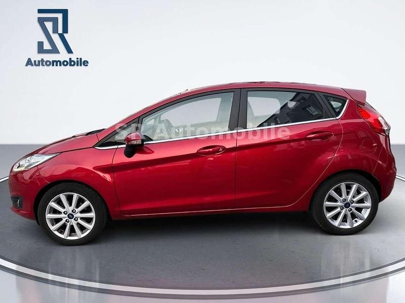 Gebraucht Ford Fiesta Titanium 101 PS (74 kW) 2017 Red candy/candy red Kleinwagen