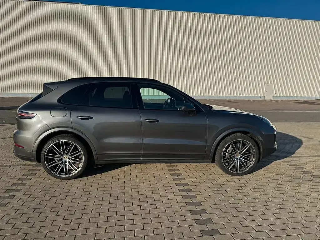 Gebraucht Porsche Cayenne 441 PS (324 kW) 2020 Grau SUV