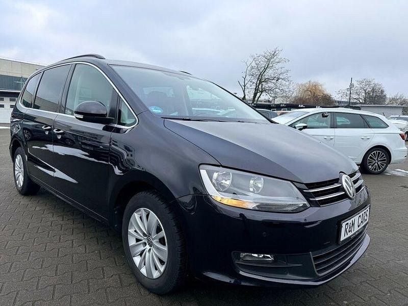 Schwarz Gebraucht 2018 VW Sharan Comfortline Van / Kleinbus | 17.999 € (Superpreis) - Bild 1/4
