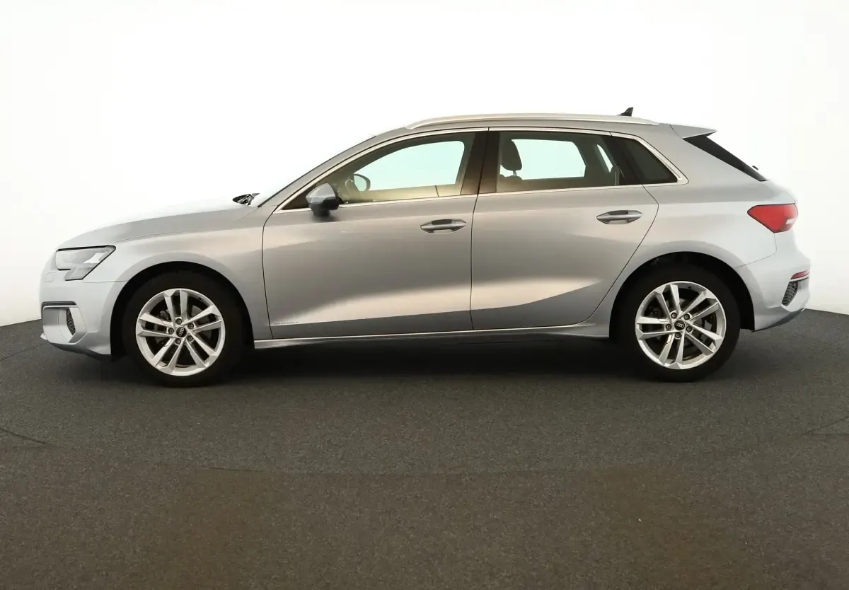 Gebraucht Audi A3 Advanced 150 PS (110 kW) 2023 Florettsilber metallic Limousine