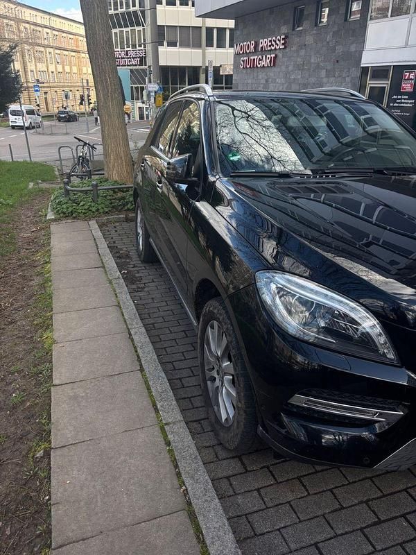 Gebraucht Mercedes ML350 258 PS (189 kW) 2013 Schwarz SUV