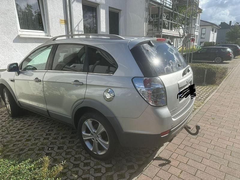 Grau Gebraucht 2013 Chevrolet Captiva LTZ SUV | 6.800 € (Guter Preis) - Bild 1/4