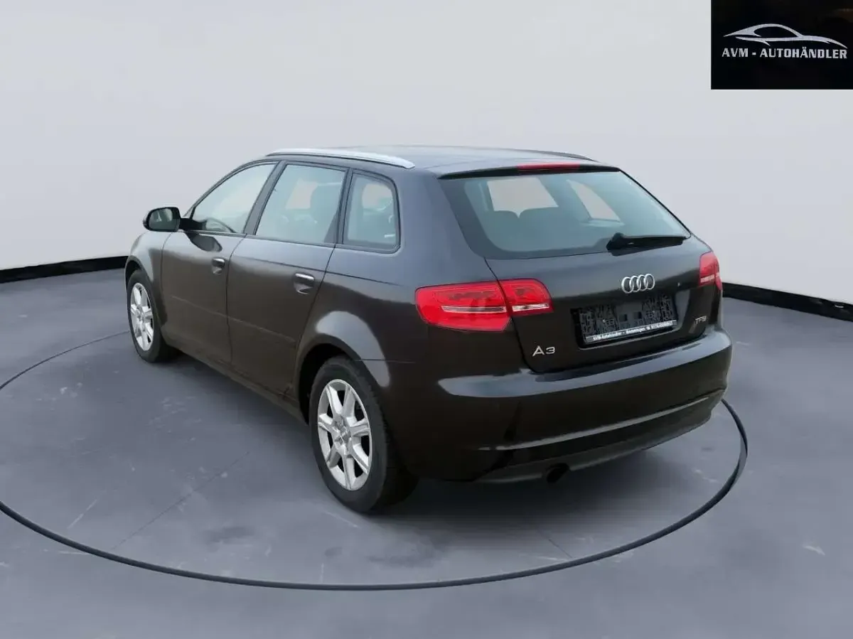 Gebraucht Audi A3 Ambiente 105 PS (77 kW) 2012 Lavagrau perleffekt Kleinwagen