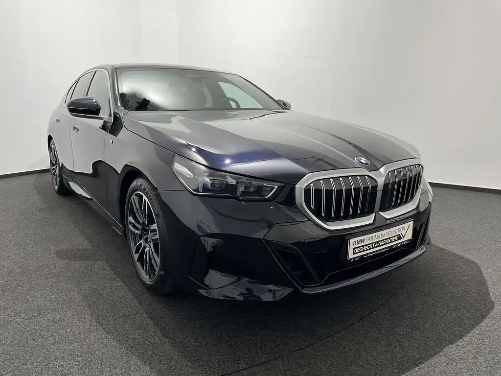 Gebraucht BMW 520 M Sport 197 PS (144 kW) 2024 Schwarz Limousine