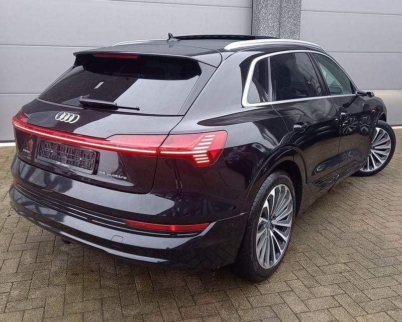 Gebraucht Audi e-tron 300 kW (408 PS) 2019 Schwarz SUV