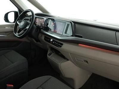 Gebraucht VW Multivan Life 150 PS (110 kW) 2024 Rot Van