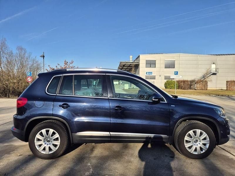 Gebraucht VW Tiguan Sportline 140 PS (102 kW) 2015 Blau SUV
