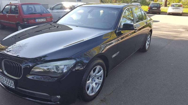 Second-hand BMW 730 245 CP (180 kW) 2010 Negru Berlinǎ