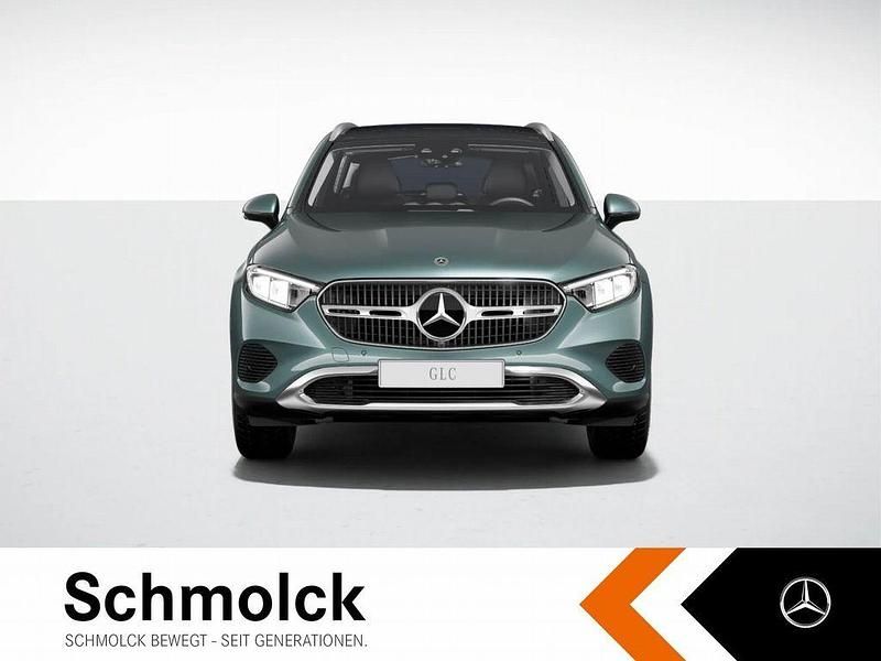 Gebraucht Mercedes GLC300e 204 PS (150 kW) 2024 Silber SUV