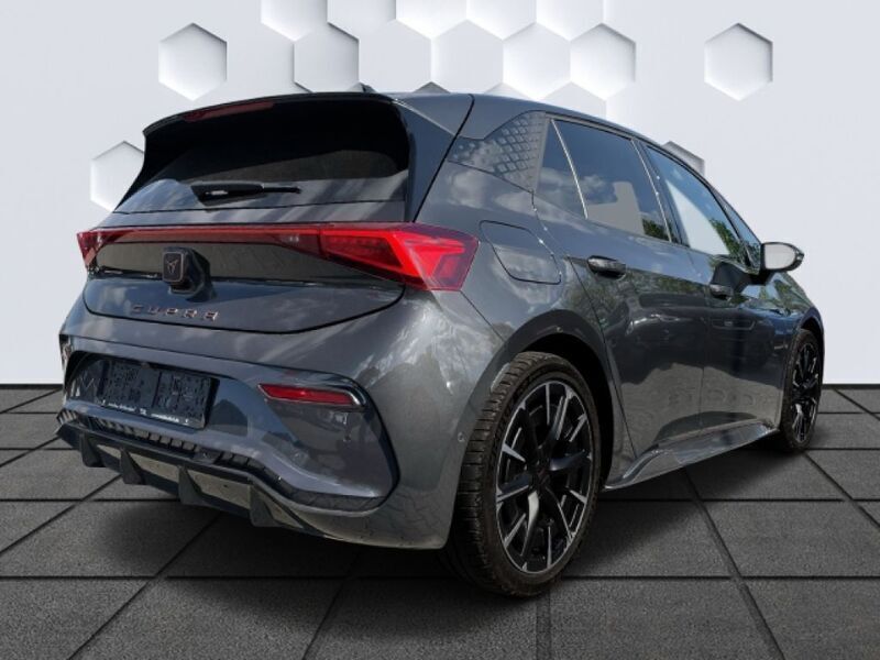 Gebraucht Cupra Born 169 kW (231 PS) 2023 Quasargrau (metallic) Kleinwagen