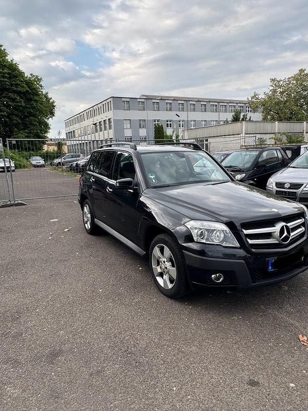 Schwarz Gebraucht 2009 Mercedes GLK320 SUV | 8.000 € (Guter Preis) - Bild 1/4