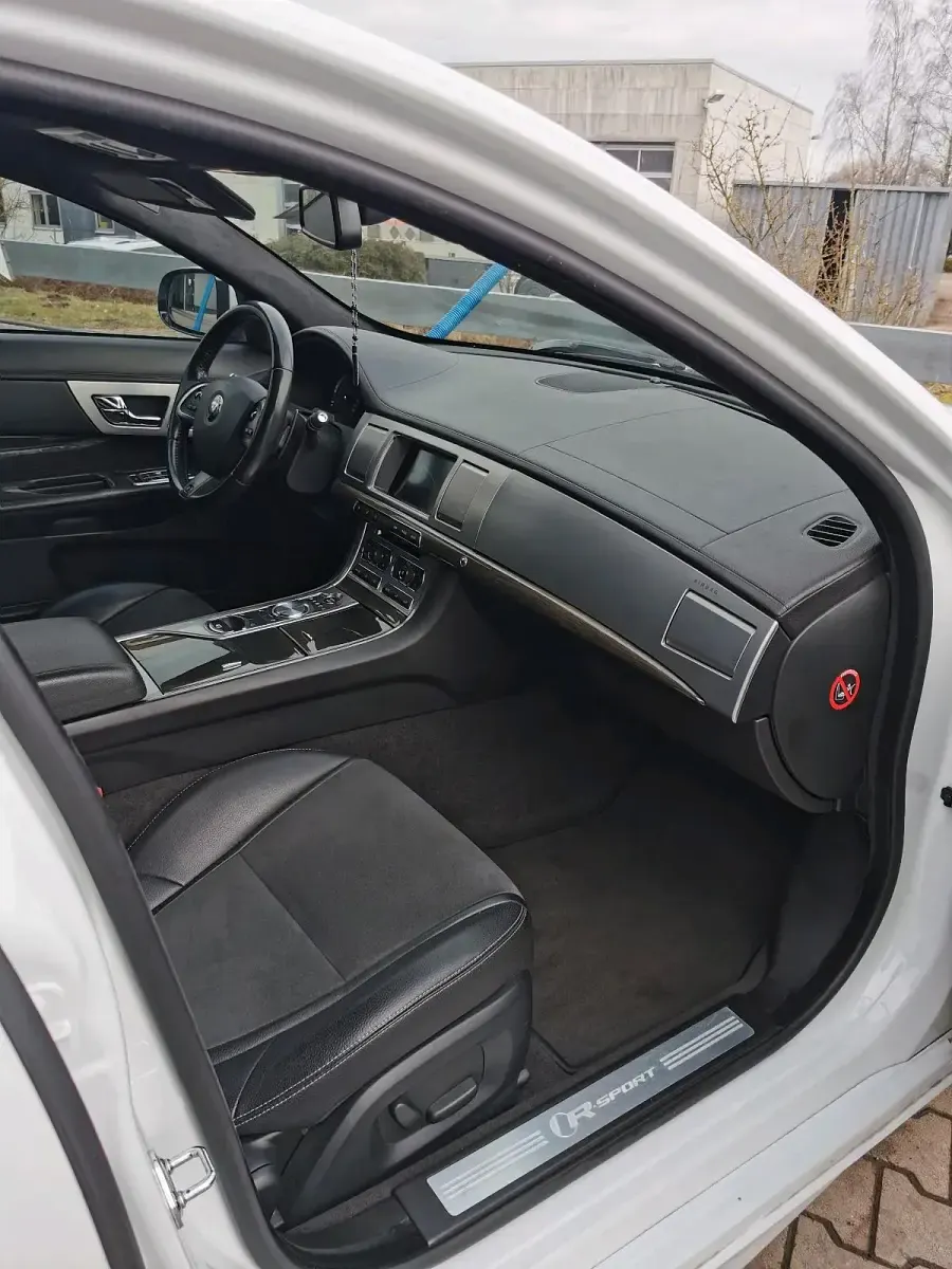 Gebraucht Jaguar XF 241 PS (177 kW) 2014 Weiß Limousine