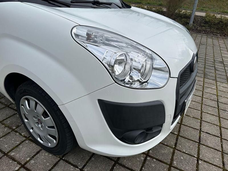 Gebraucht Fiat Doblò 95 PS (69 kW) 2012 Weiß Van / Kleinbus