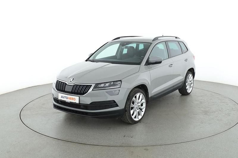 Grau Gebraucht 2020 Skoda Karoq Style SUV | 21.750 € (Fairer Preis) - Bild 1/3