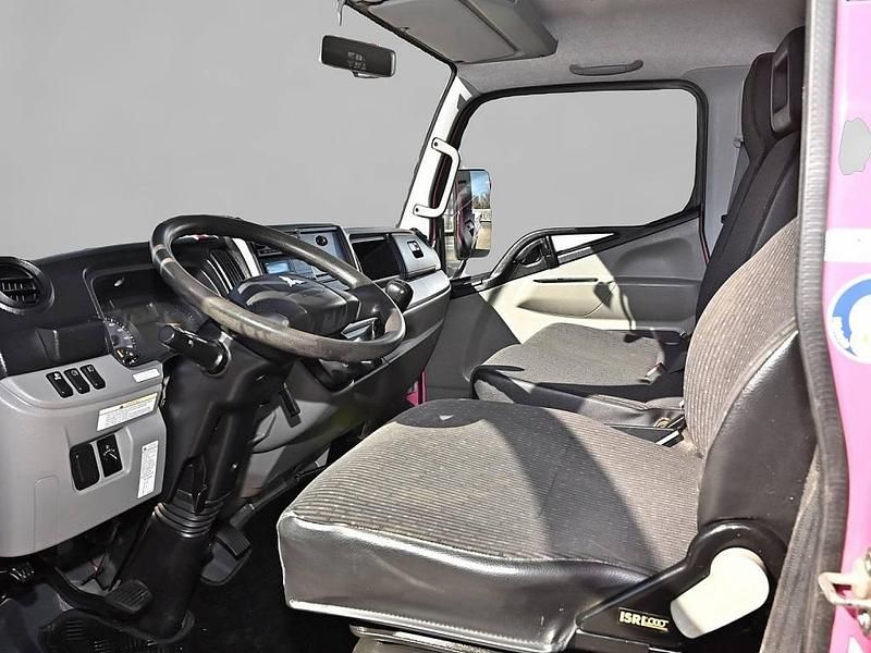 Gebraucht Mitsubishi Canter 175 PS (128 kW) 2021 Lila