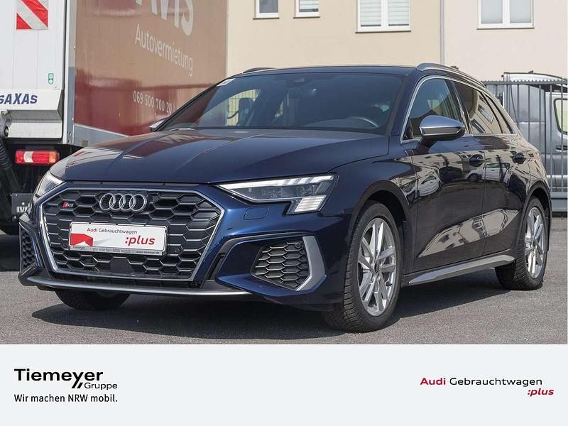 Blau Gebraucht 2024 Audi S3 Ambiente Limousine | 38.880 € (Superpreis) - Bild 1/4