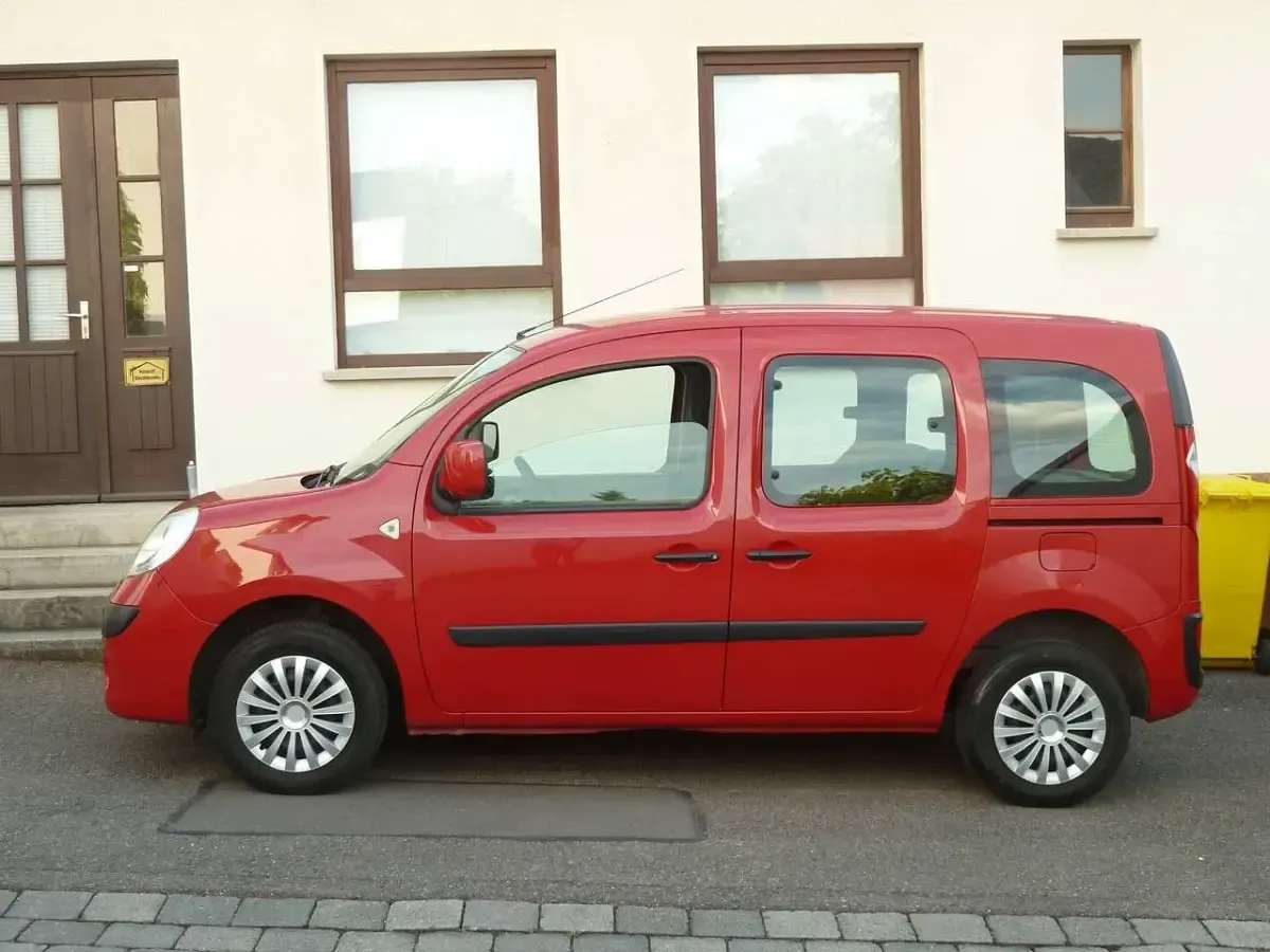 Gebraucht Renault Kangoo 87 PS (63 kW) 2011 Rot Van / Kleinbus