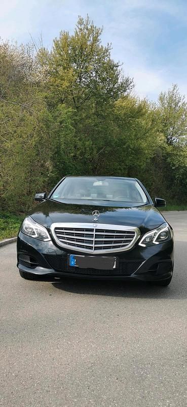 Schwarz Gebraucht 2014 Mercedes 220 Limousine | 12.500 € - Bild 1/4