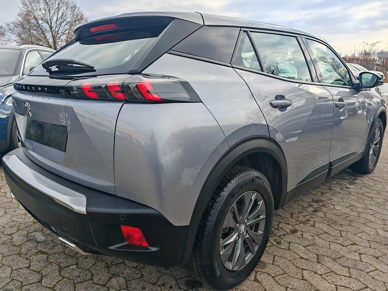 Gebraucht Peugeot 2008 101 PS (74 kW) 2022 Grau SUV