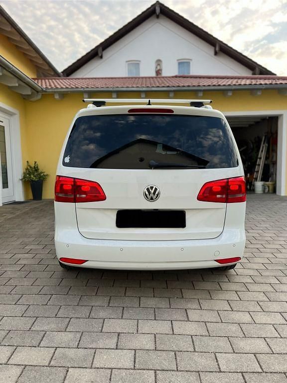 Gebraucht VW Touran Cup 140 PS (102 kW) 2014 Weiß Van / Kleinbus