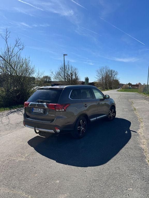 Gebraucht Mitsubishi Outlander 150 PS (110 kW) 2017 SUV