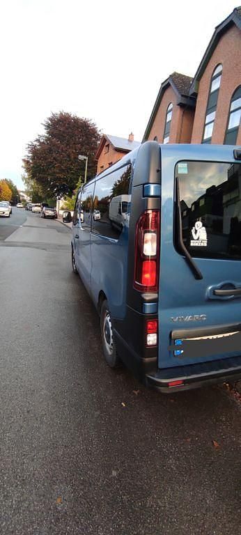Blau Gebraucht 2018 Opel Vivaro Van | 16.999 € (Fairer Preis) - Bild 1/4