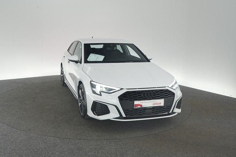 Gebraucht Audi A3 S-Line 150 PS (110 kW) 2024 Gletscherweiß metallic Limousine