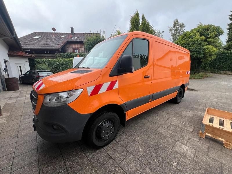 Orange Gebraucht 2022 Mercedes Sprinter Van | 82.000 € - Bild 1/4