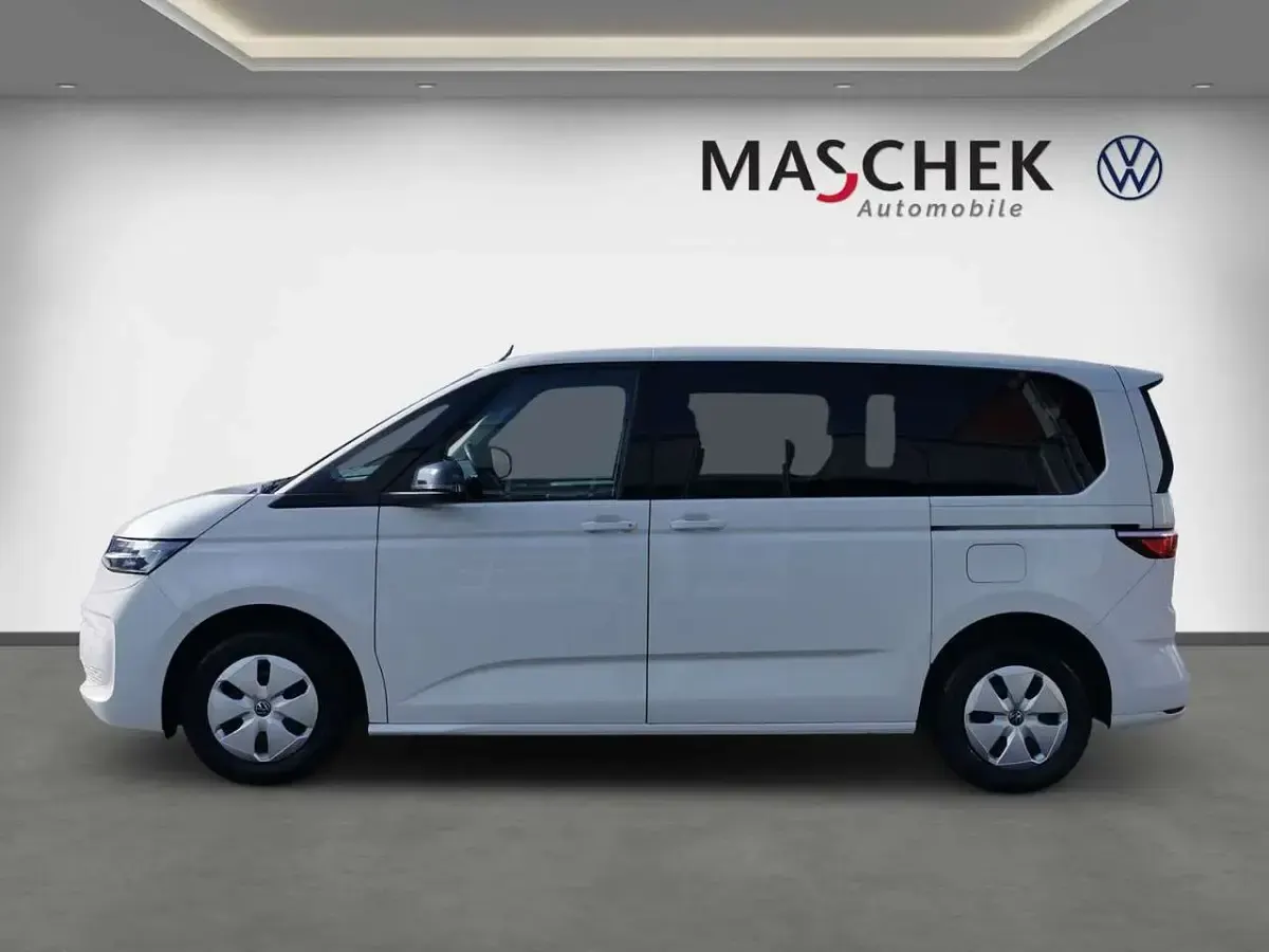 Usado VW Multivan 136 HP (100 kW) 2023 Branco Monovolume