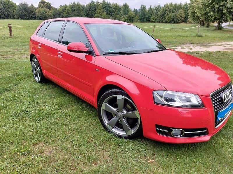 Rot Gebraucht 2012 Audi A3 S-Line Limousine | 9.100 € (Superpreis) - Bild 1/4