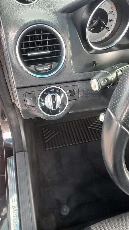 Gebraucht Mercedes C220 Edition 170 PS (125 kW) 2012 Limousine