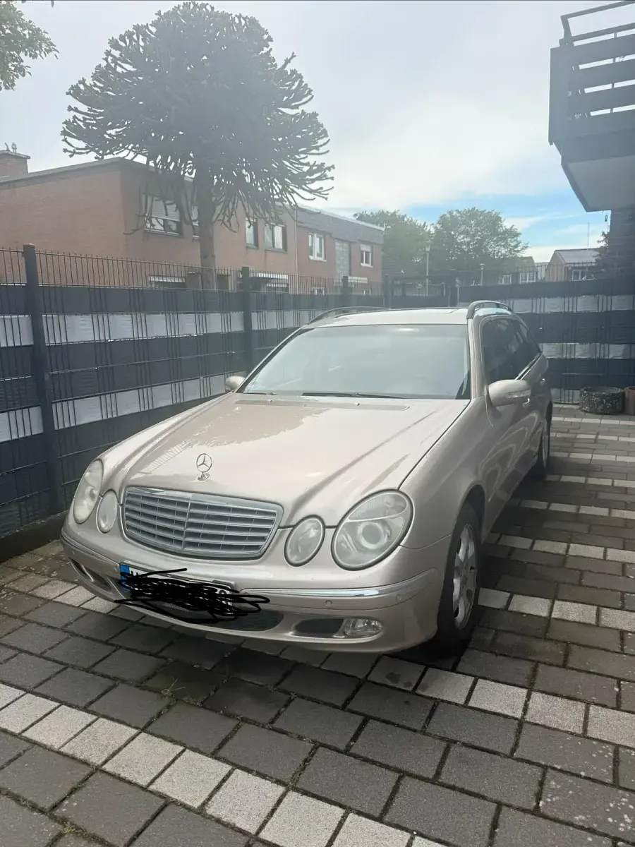 Gebraucht Mercedes E200 163 PS (119 kW) 2003 Gold Kombi