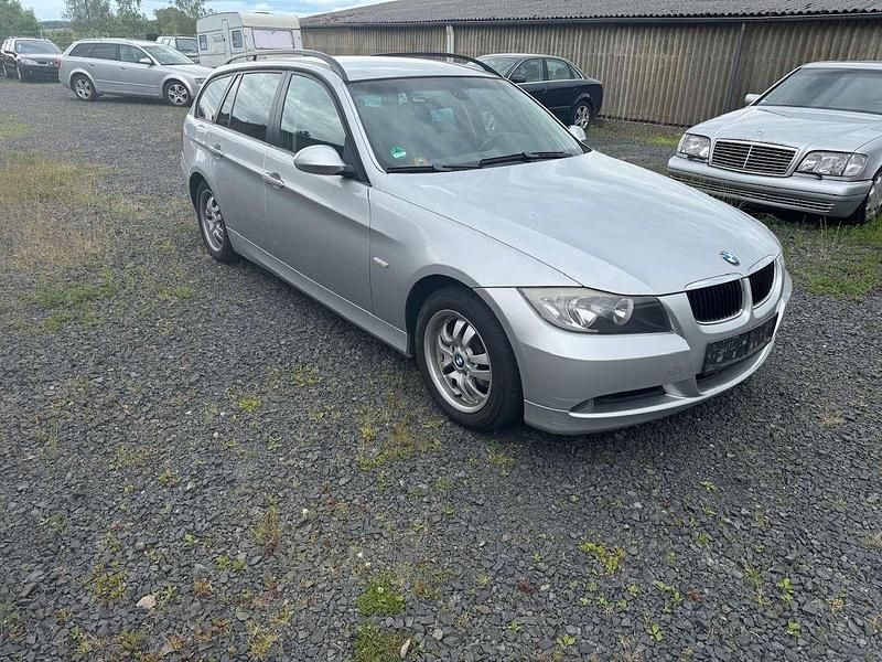 Silber Gebraucht 2007 BMW 318 Kombi | 3.000 € (Superpreis) - Bild 1/4