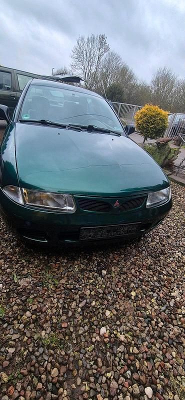 Grün Gebraucht 1999 Mitsubishi Carisma Limousine | 850 € (Guter Preis) - Bild 1/4