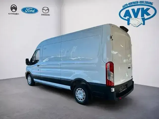 Używany Ford Transit Trend 131 KM (96 kW) 2021 Biały Sedan/Limuzyna
