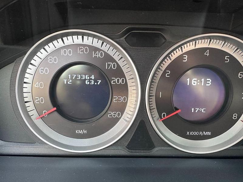 Gebraucht Volvo V60 Momentum 150 PS (110 kW) 2012 Schwarz Kombi