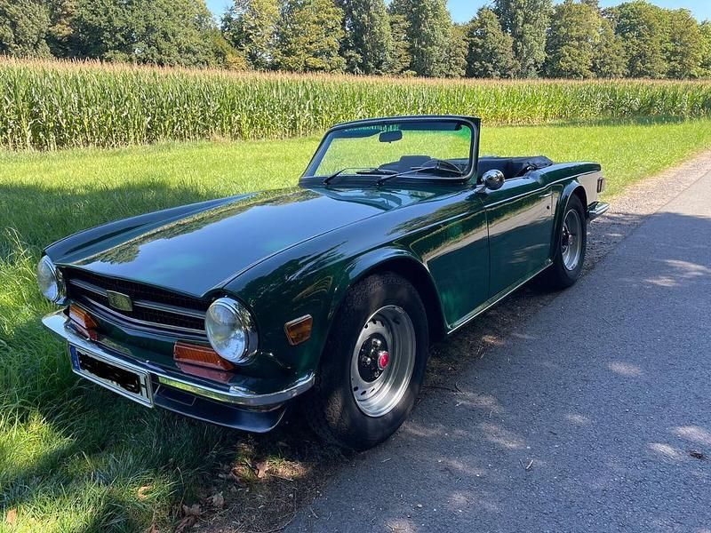 Grün Gebraucht 1974 Triumph TR6 Cabrio | 19.500 € - Bild 1/4