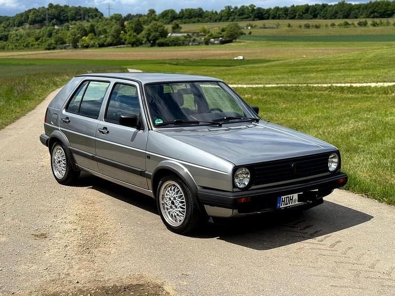 Grau Gebraucht 1990 VW Golf II Limousine | 3.990 € - Bild 1/4