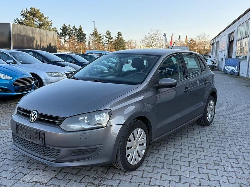 Grau Gebraucht 2009 VW Polo Comfortline Limousine | 2.650 € (Etwas zu teuer) - Bild 1/4