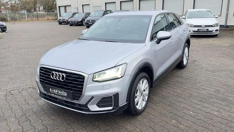 Gebraucht Audi Q2 Design 150 PS (110 kW) 2018 Silber SUV