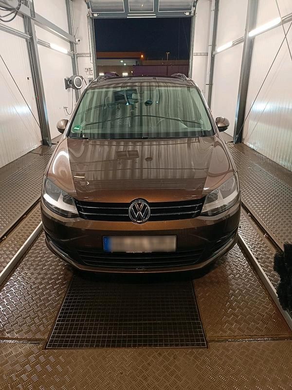 Gebraucht VW Sharan 150 PS (110 kW) 2010 Braun Van / Kleinbus